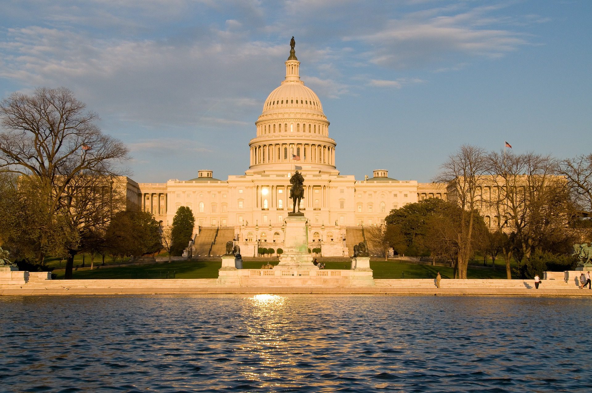 USA východ_capitol-281123_1920